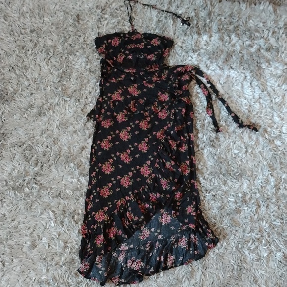 Forever 21 Dresses & Skirts - Floral Dress